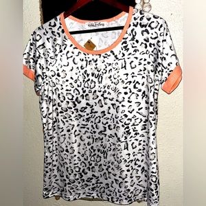 New Grey Leopard print tee with peach assent